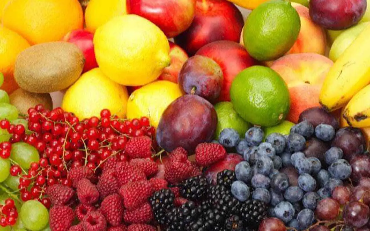 La frutta estiva che rafforza il sistema immunitario: perché inserirla a colazione secondo i nutrizionisti La frutta estiva che rafforza il sistema immunitario: perché inserirla a colazione secondo i nutrizionisti